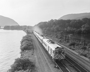 train photo by Victor Hand