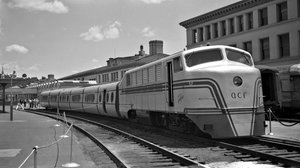 train photo by Leo King